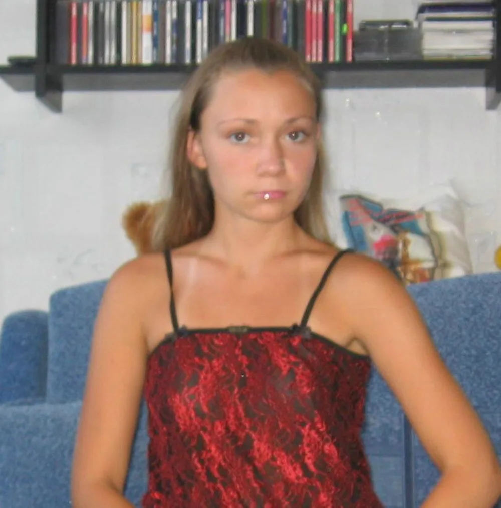 Plan Cul Nanterre : Clarisse, 18 ans, cherche plans sexe et trios 1 clarisse 01 jpg